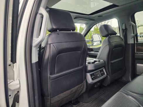 Used 2025 Ford F250 Lariat w/ Lariat Ultimate Package image 14