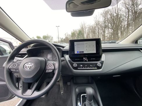 Used 2025 Toyota Corolla LE image 22