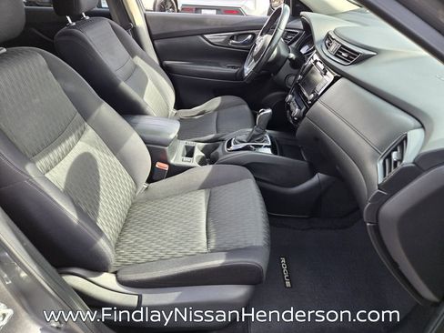 Used 2018 Nissan Rogue SV image 15