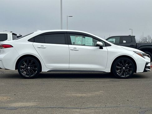 Certified 2024 Toyota Corolla SE image 3