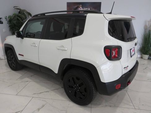 Used 2018 Jeep Renegade Trailhawk AWD/4WD image 4