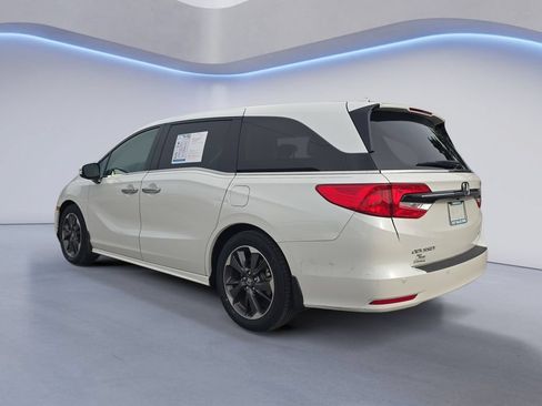 Used 2023 Honda Odyssey Elite image 3