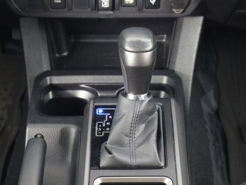Used 2022 Toyota Tacoma TRD Off-Road AWD/4WD image 28