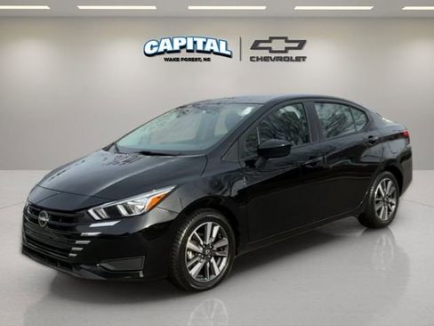 Used 2023 Nissan Versa SV image 1