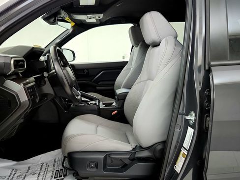 Certified 2025 Toyota Tacoma SR5 AWD/4WD image 24