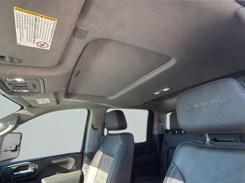 Used 2020 GMC Sierra 2500 Denali w/ Denali Ultimate Package image 11