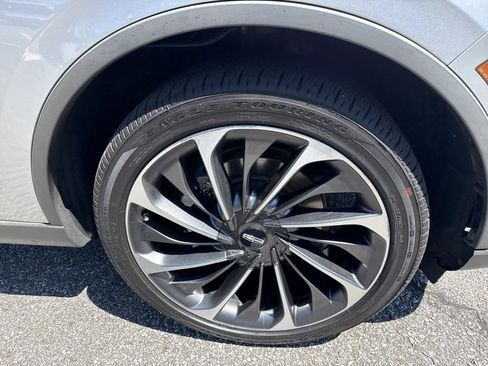 Used 2022 Lincoln Aviator Reserve w/ Equipment Group 201A AWD/4WD image 12