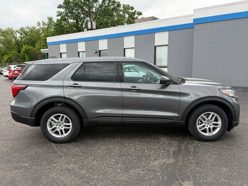 New 2026 Ford Explorer Active AWD/4WD image 2