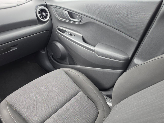 Used 2022 Hyundai Kona SEL FWD image 25