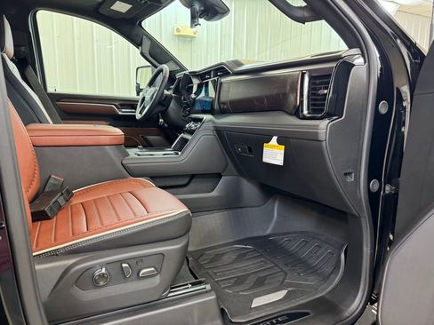 New 2026 GMC Sierra 2500 Denali Ultimate w/ LPO, Black Badging Package AWD/4WD image 27