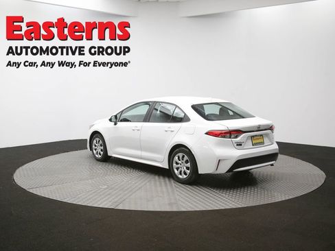 Used 2022 Toyota Corolla LE image 61