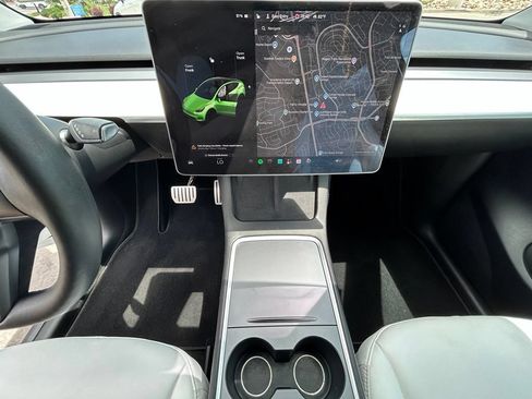 Used 2022 Tesla Model Y Performance AWD/4WD image 13
