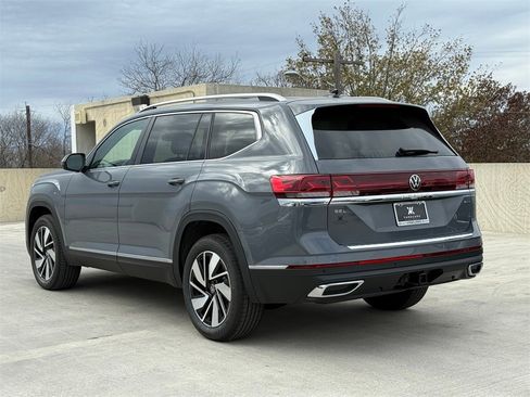 New 2026 Volkswagen Atlas SEL image 7