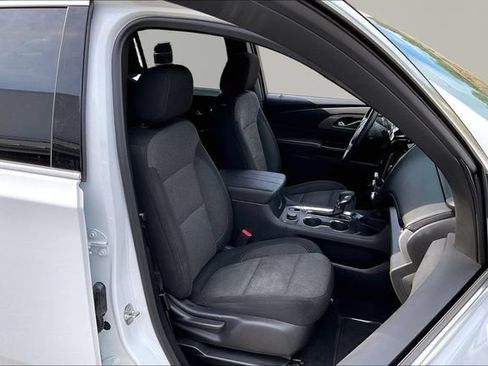 Used 2023 Chevrolet Traverse LT FWD image 20