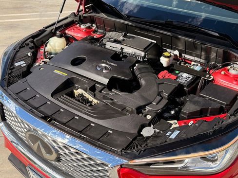 Used 2019 INFINITI QX50 Essential w/ Premium Heat Package image 5