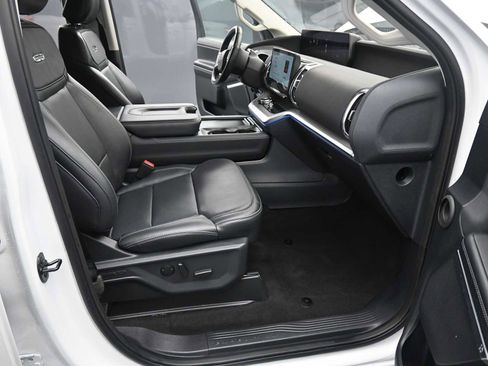 Used 2025 Ford Expedition Max Platinum image 17