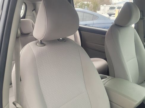 Used 2018 Kia Sedona L image 23