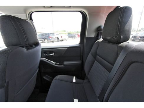 Used 2023 Nissan Frontier SV w/ Technology Package image 13