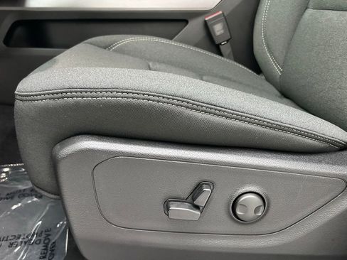 New 2026 RAM 1500 4x4 Crew Cab image 13