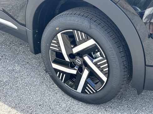 New 2026 Nissan Kicks SV w/ SV Premium Package FWD image 9