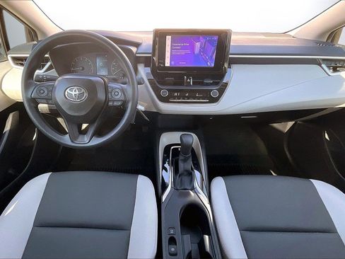 Used 2025 Toyota Corolla LE image 16