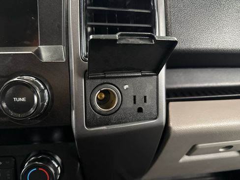 Used 2019 Ford F150 XLT w/ Equipment Group 302A Luxury image 30