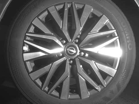 Used 2025 Nissan Altima 2.5 SV FWD image 14