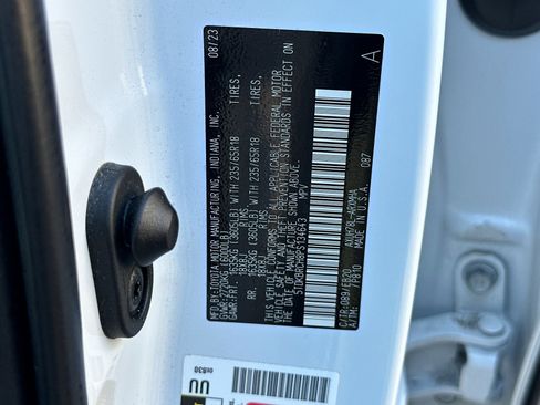 Used 2023 Toyota Highlander XLE image 34