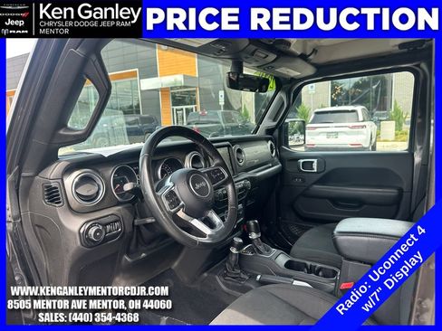 Used 2018 Jeep Wrangler Unlimited Sahara w/ Uconnect 4C Nav & Sound Group AWD/4WD image 18