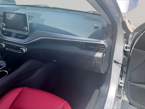 Used 2023 Nissan Altima 2.5 SR FWD image 17