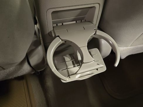 Used 2010 Toyota Corolla LE image 31