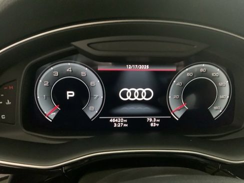 Used 2022 Audi Q8 Premium image 20