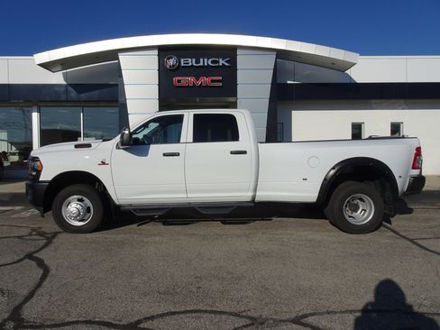 Used 2024 RAM 3500 Tradesman image 2
