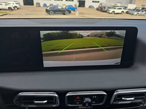 New 2026 Nissan Sentra SV FWD image 9