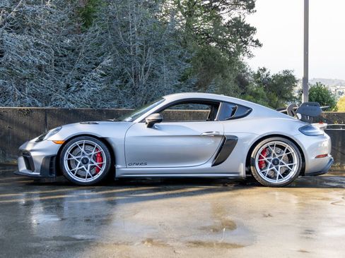 Certified 2025 Porsche 718 Cayman GT4 RS image 2