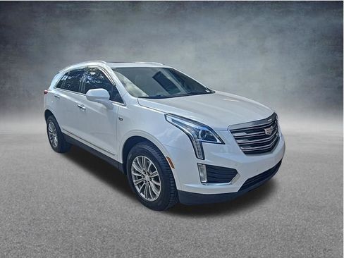 Used 2018 Cadillac XT5 Luxury w/ LPO, Wheel Lock Package image 3