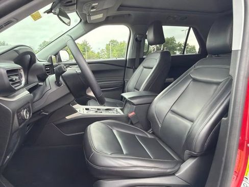 Used 2023 Ford Explorer XLT w/ Equipment Group 202A AWD/4WD image 25