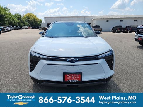 New 2025 Chevrolet Blazer EV LT w/ Super Cruise Package FWD image 3