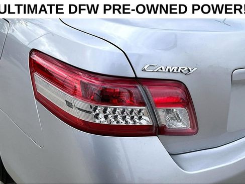 Used 2010 Toyota Camry LE FWD image 35