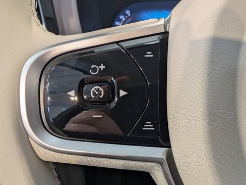 New 2026 Volvo XC60 B5 Ultra w/ Protection Package Premier image 17