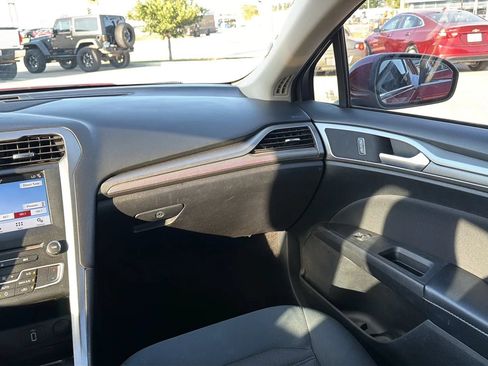 Used 2018 Ford Fusion SE w/ Fusion SE Technology Package FWD image 65