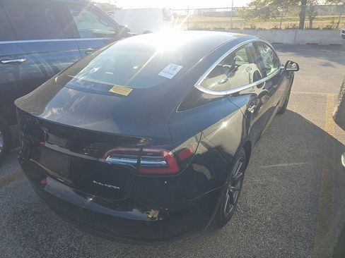Used 2019 Tesla Model 3 Performance image 2