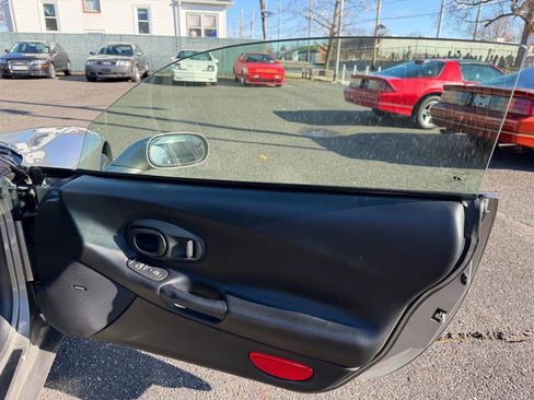Used 2001 Chevrolet Corvette Coupe w/ Preferred Equipment Group1 image 25