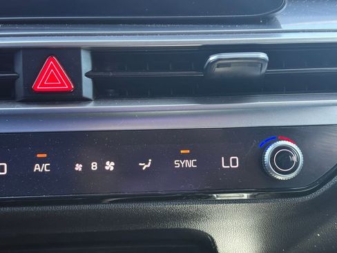 Certified 2024 Kia Sorento EX w/ Panoramic Sunroof Package FWD image 27