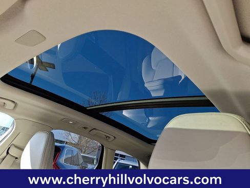 Certified 2022 Volvo XC60 B6 Inscription w/ Advanced Package image 15