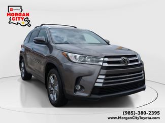 Used 2019 Toyota Highlander Limited Platinum AWD/4WD video 1