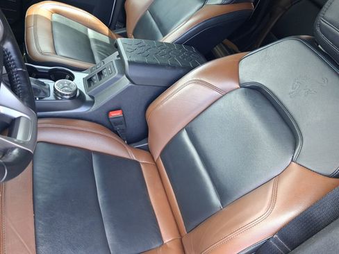 Used 2024 Ford Bronco Outer Banks AWD/4WD image 12