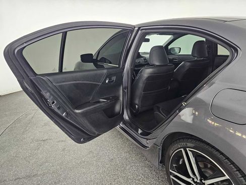 Used 2017 Honda Accord Sport image 15