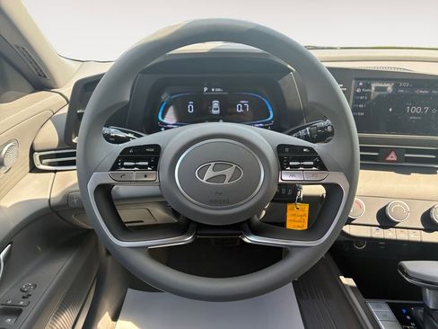 New 2026 Hyundai Elantra SE image 12