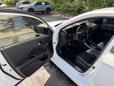 Certified 2017 Honda Accord Sport Special Edition image 9